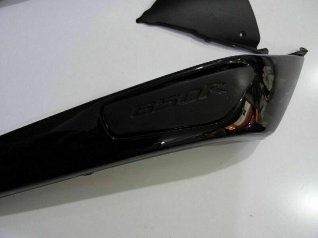 09-11 Schwarz EX650 Motorrad Verkleidung